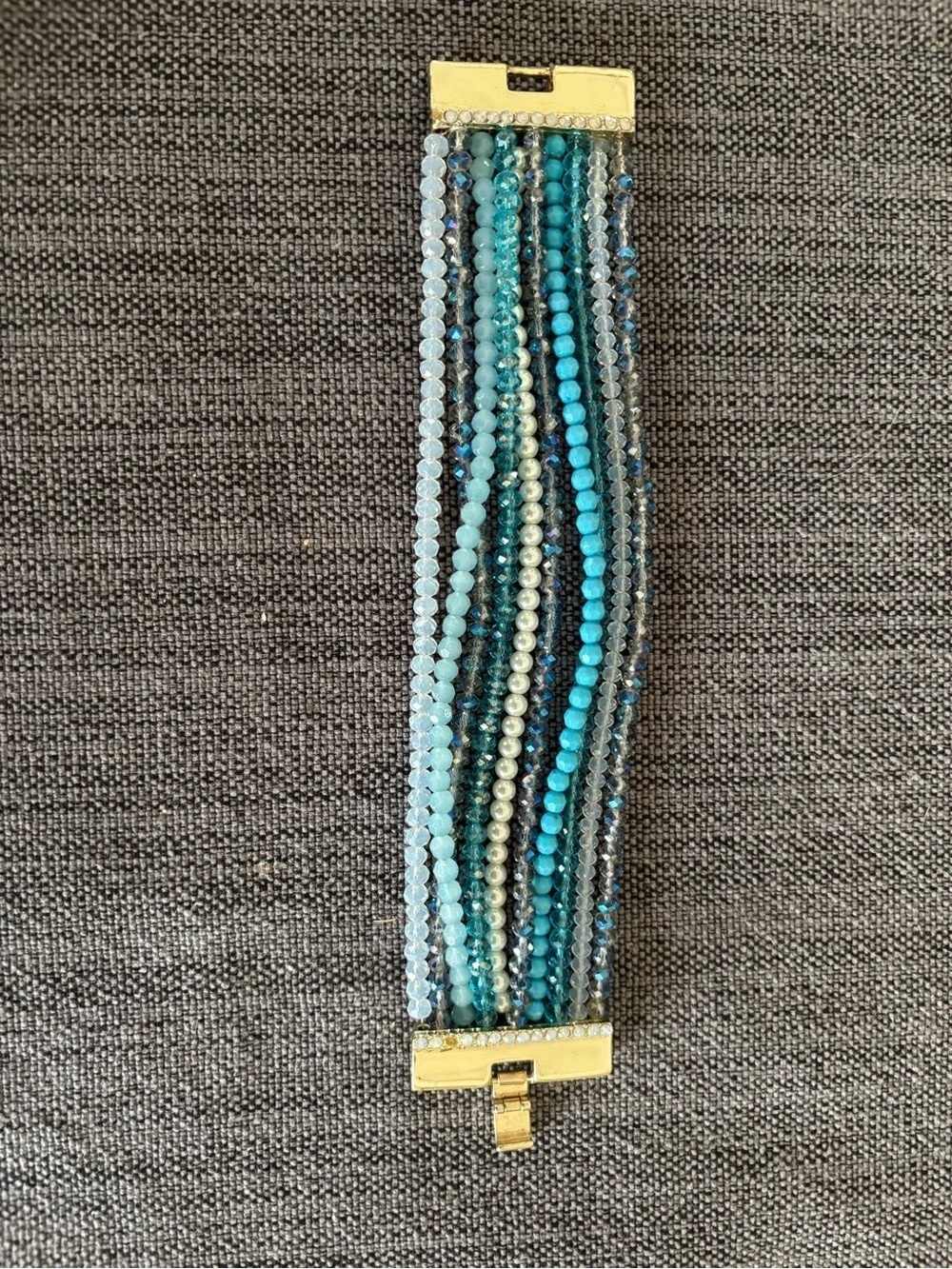 White House black market Beaded Bracelet in Blue & Silver Like New